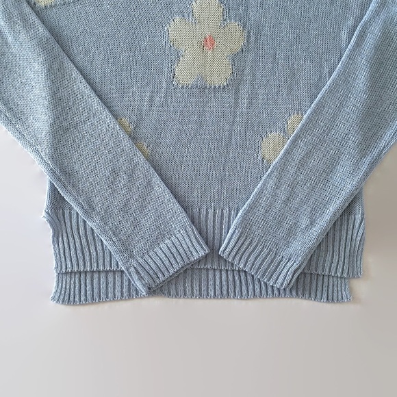 Light Blue Daisy Sweater - Picture 3 of 3